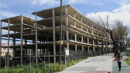 Inmueble de la Junta abandonado en Sevilla Este