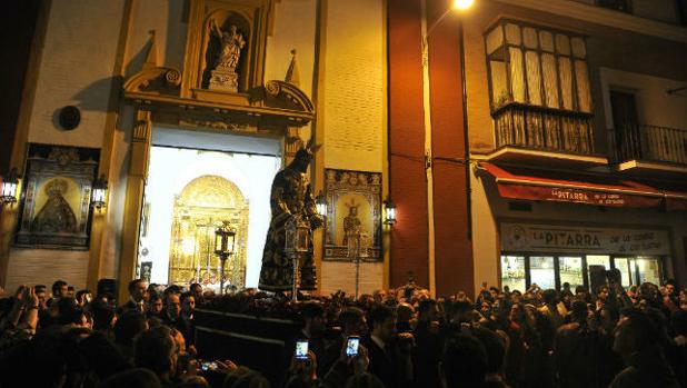 Todas las imágenes del traslado de Los Panaderos a la Misericordia