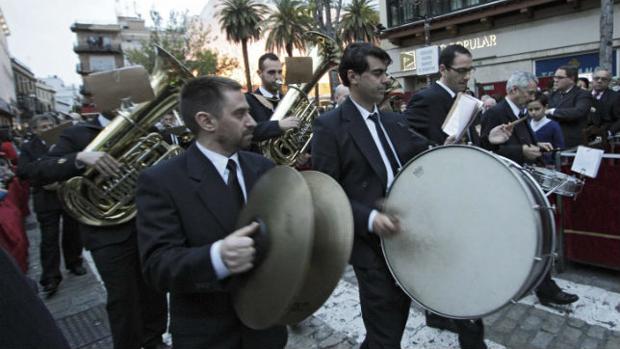 La Banda Municipal en la procesión del Santo Entierro