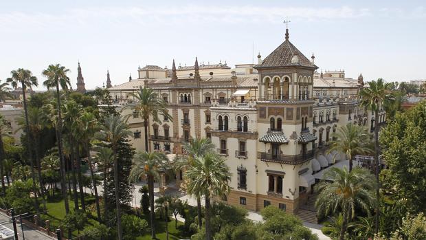 Una habitación de hotel el Domingo de Ramos en Sevilla cuesta casi el doble que en Nueva York