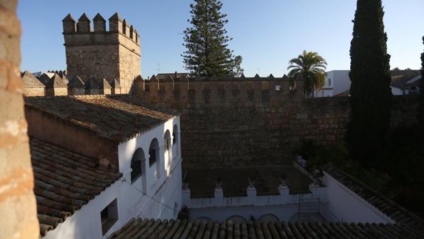 La remodelación de la Puerta del León implica la demolición de las casas anexas