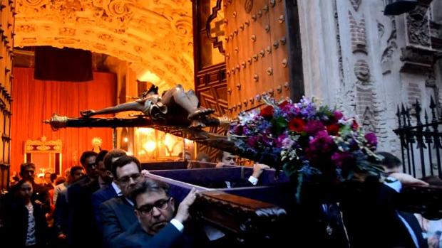 El regreso de la Exaltación a San Román tras la Semana Santa