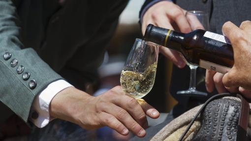 Una copa de manzanilla en la Feria