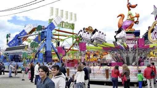 Algunas atracciones de la calle del Infierno de la Feria de Sevilla