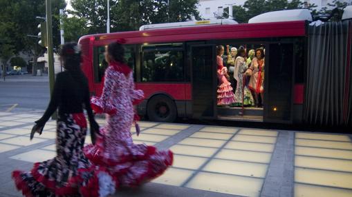 Cómo llegar a la Feria de Abril en transporte público (autobús, metro o taxi)