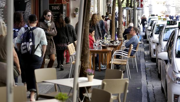 La calle Mateos Gago tendrá «ensayos» de peatonalización