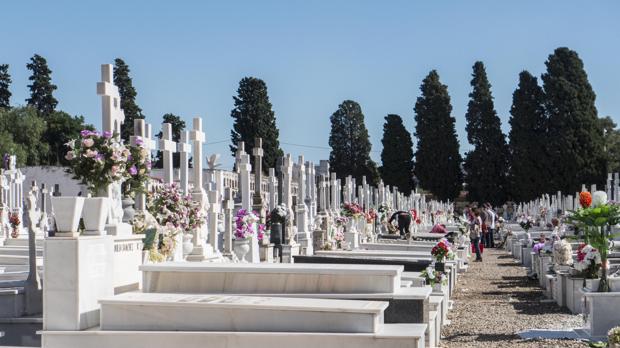 Este lune solo hay cuatro sepultureros trabajando