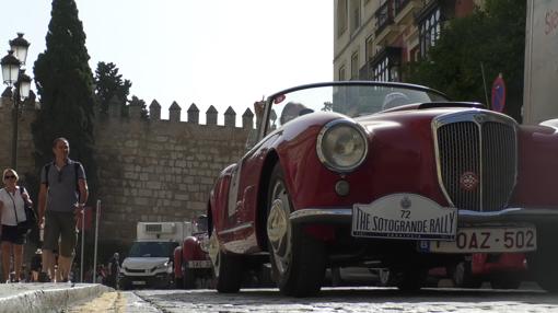 Parte del Rally a su paso por el centro de Sevilla