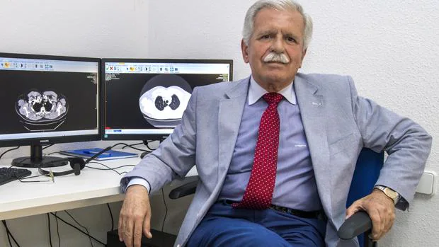 Joaquín Fernández Cruz, médico experto en Radiología