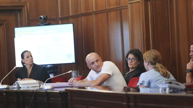 El acusado durante el juicio celebrado en la Audiencia