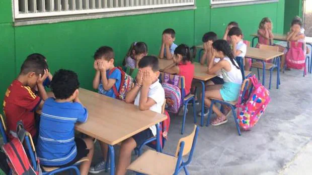 Alumnos del colegio Marie Curie afectados por las altas temperaturas en aulas sin climatización