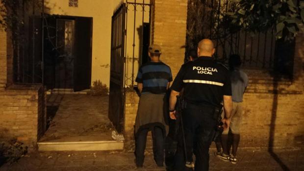 Les pillan in fraganti cuando intentaban robar en una  casa palacio de la calle Torneo