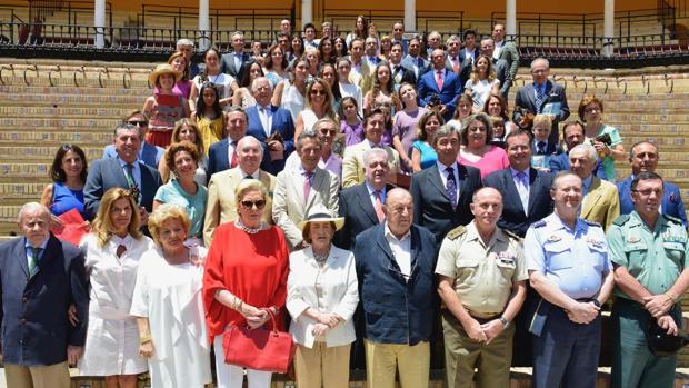 Entrega de los trofeos de la XXXII Exhibición de Enganches de la Feria de Sevilla