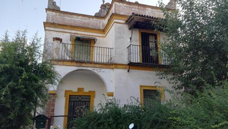 Fachada de Villa Encarnita