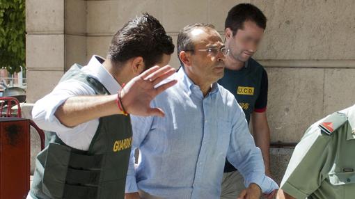 Rafael González detenido por la Guardia Civil