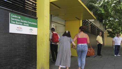 Fachada del centro de Servicios Sociales de Los Pajaritos