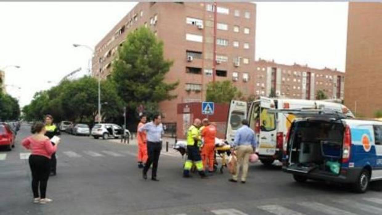 Una ambulancia ha trasladado a la herida al hospital