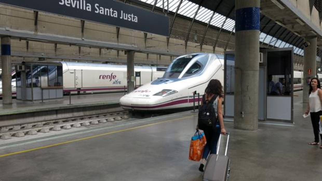 También se ha visto afectado un tren de media distancia