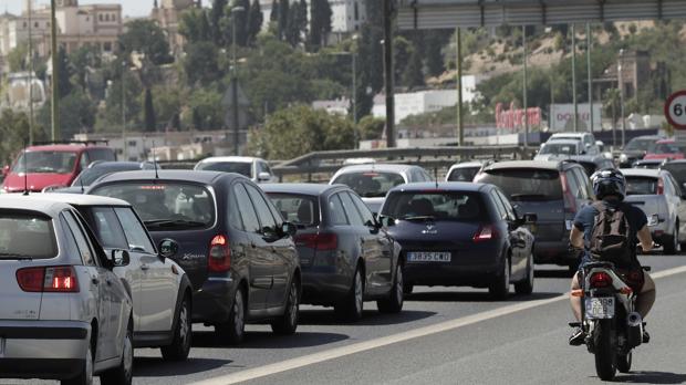 La Operación Retorno comienza con pequeños atascos en Sevilla