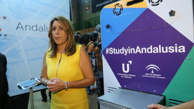 Díaz destaca en Sevilla la necesidad de dar proyección internacional a la universidad