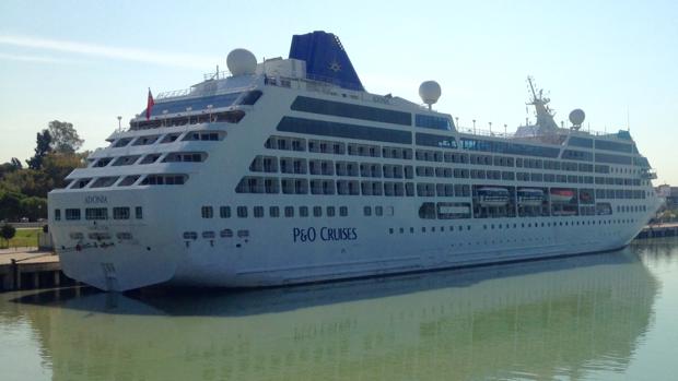 Cuatro cruceros coinciden este jueves en el Puerto de Sevilla