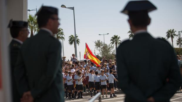 Manifestación de apoyo a la Guardia Civil en la Comandancia de Sevilla