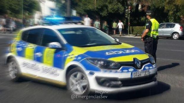 Persecución policial por Sevilla al conductor de una moto robada y que carecía de permiso