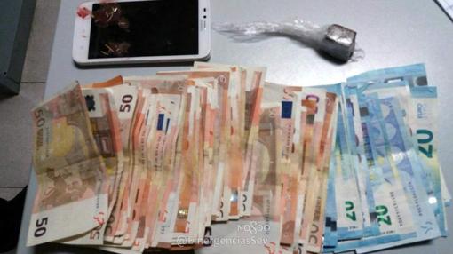 El detenido llevaba encima 3.200 euros en billetes de 50 y 20