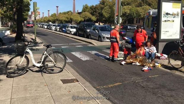 Un motorista que da positivo en drogas arrolla a un ciclista en la calle Tornoe