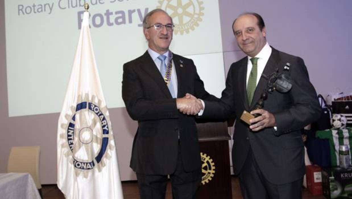 Joaquín Moeckel recoge el premio de «Sevillano del Año»