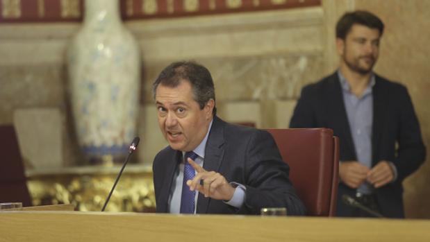 El interventor cree necesaria una mayor subida de impuestos en Sevilla