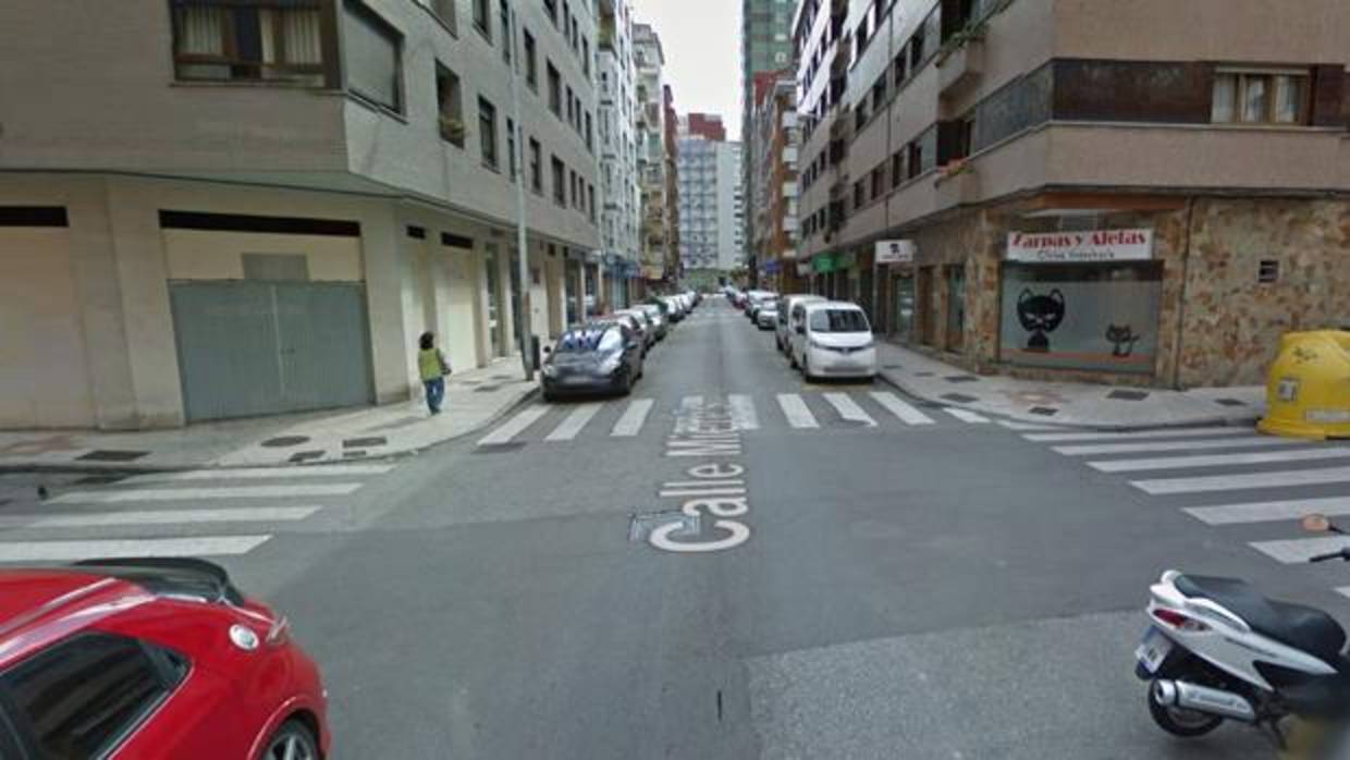 Calle Mieres (Gijón), donde fue pillado el sevillano orinando