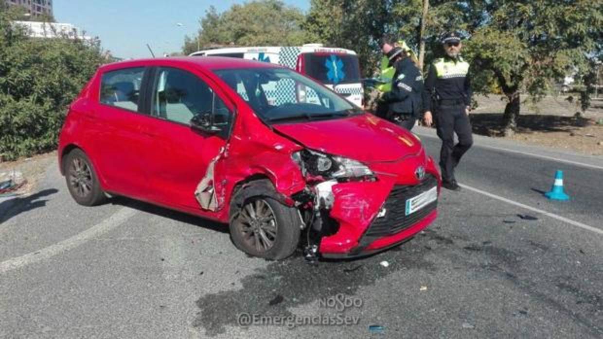 Dos heridos tras chocar dos turismos en Bellavista