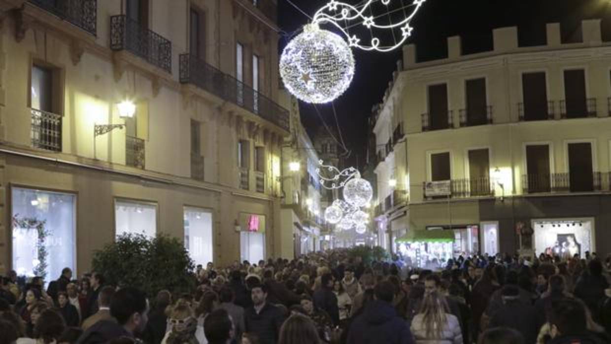 La bulla de las calles comerciales de Sevilla fue constante durante todo el día