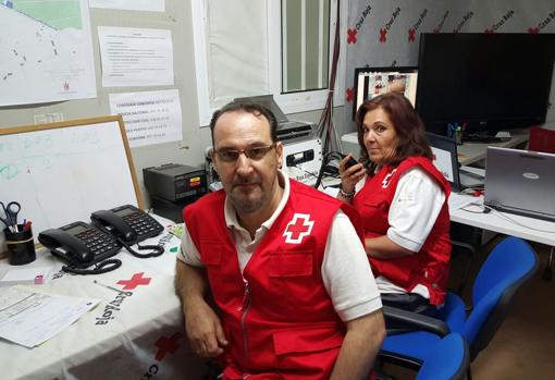 Jorge Baños y Presentación Lopera, hoy tienen una vida normalizada tras haber vivido en la calle y son voluntarios de Cruz Roja en los programas de ayudas a sintecho