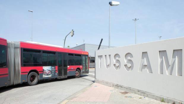 Manifestación de conductores de Tussam por la inseguridad en los autobuses