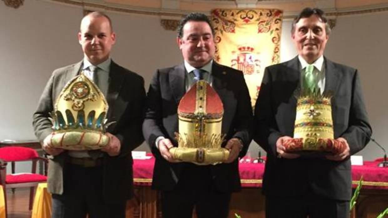 Los tres Reyes Magos de Sevilla 2018 durante el acto oficial del nombramiento