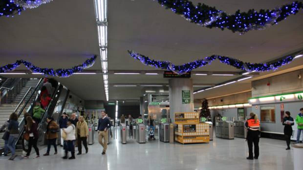Metro de Sevilla durante las navidades