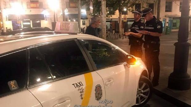 Denunciado por tercera vez en una semana el conductor sin carné de un falso taxi en Sevilla