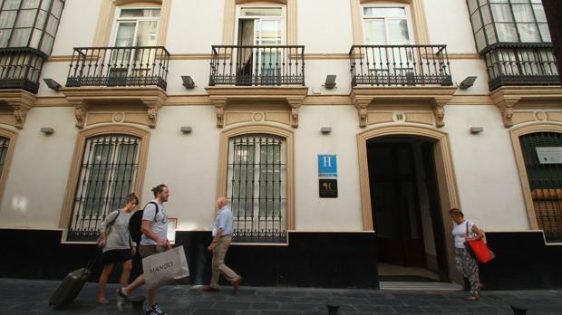 La estancia media en los hoteles de Sevilla supera la barrera de los dos días