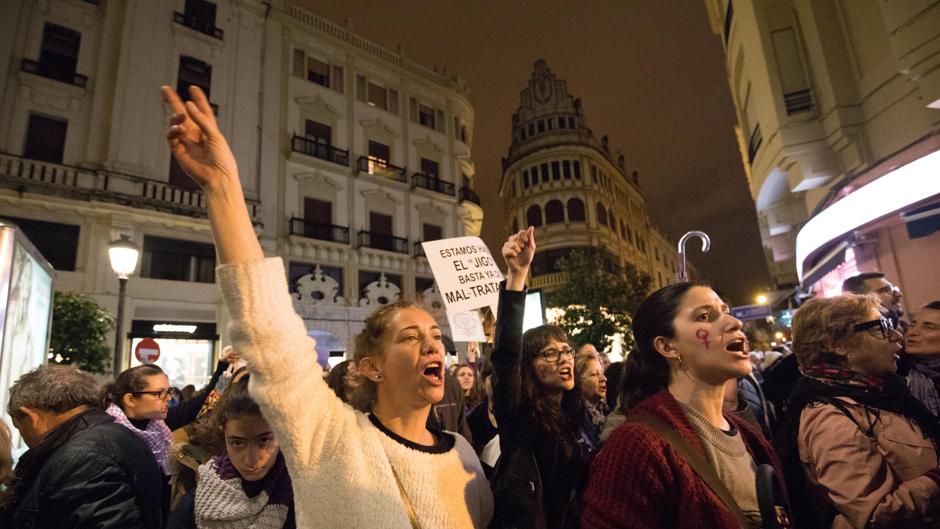 Sevilla en femenino plural