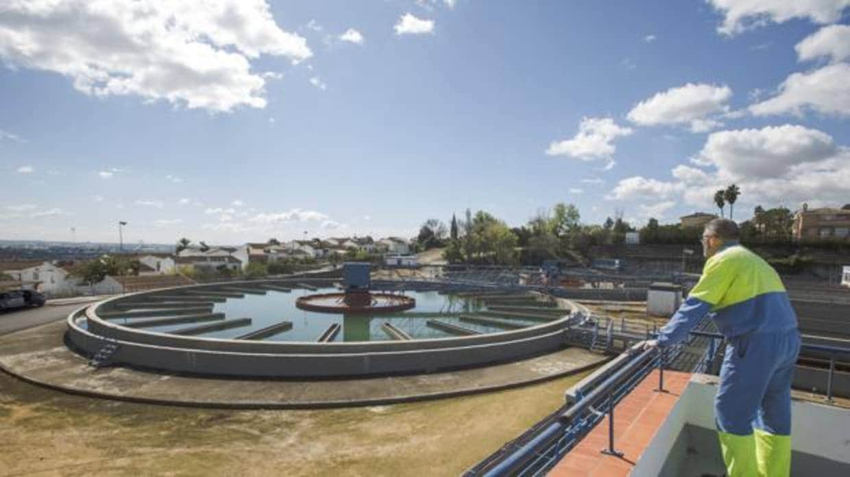 Estación de tratamiento de agua potable de Emasesa en el Carambolo