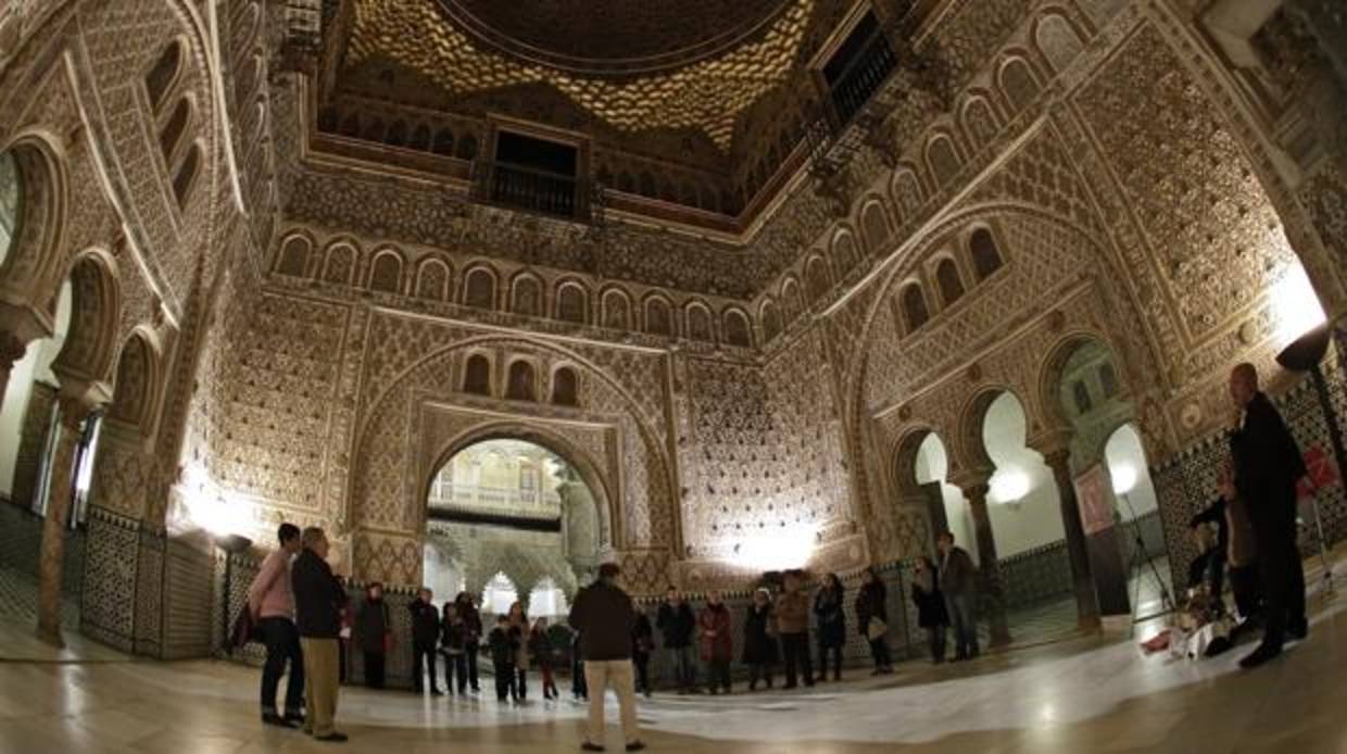 Espectáculo nocturno en el Alcázar de Sevilla
