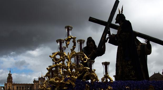 La lluvia da una tregua en Sevilla hasta el Miércoles Santo