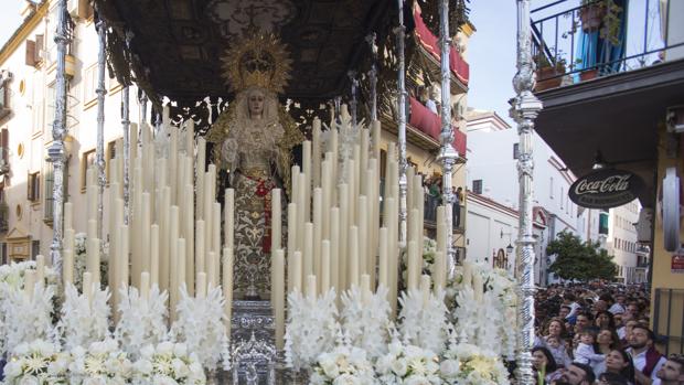 Vídeo: La salida de Nuestra Señora de la Palma de la hermandad de El Buen Fin