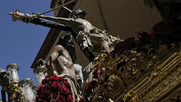 Vídeo: La sobrecogedora saeta al Cristo de la Exaltación en la calle Sierpes