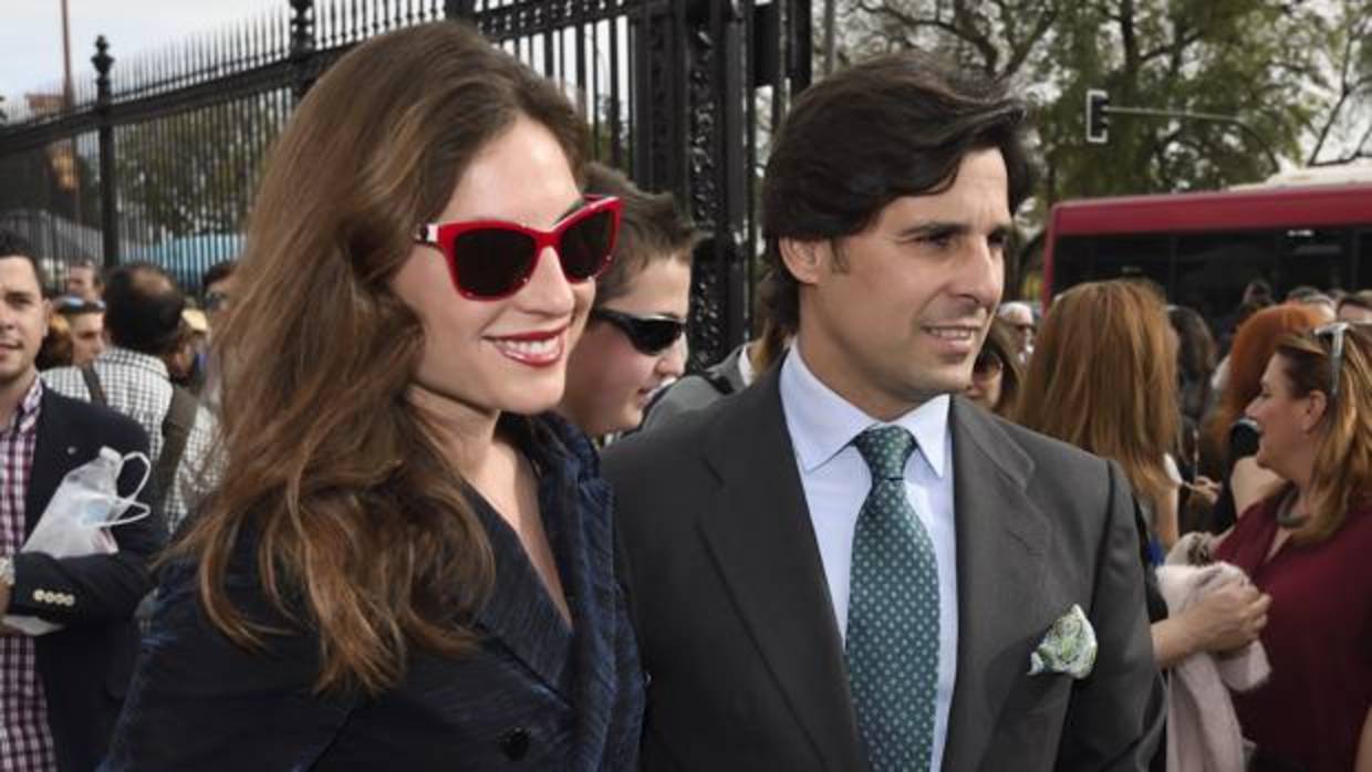 Lourdes Montes y Fran Rivera, en la Puerta del Príncipe de la Maestranza este Domingo de Resurrección