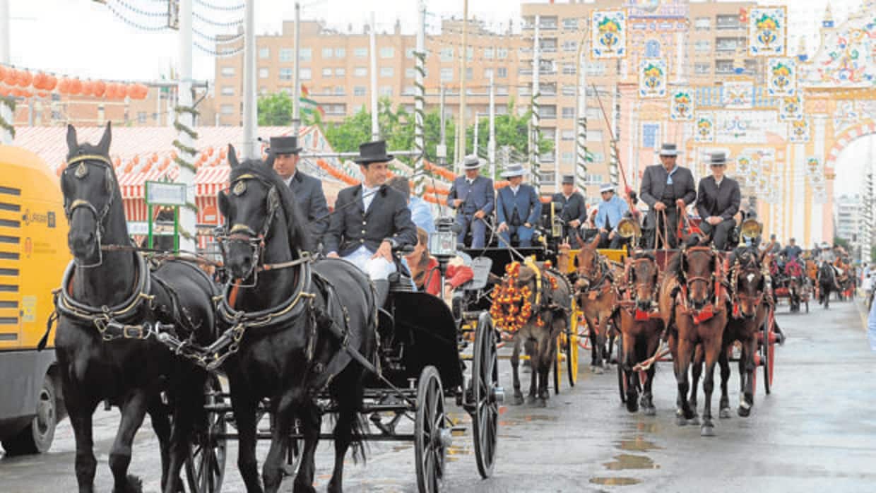 La Policía investiga el alquiler ilegal de carruajes para la Feria de Sevilla