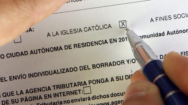 El porcentaje de declarantes en la Renta a favor de la Iglesia ha bajado casi 2,5 puntos en Sevilla