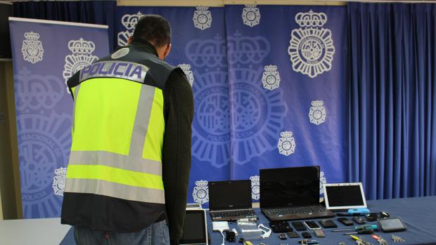 La Policía Nacional detiene en Sevilla a un hombre fugado de la cárcel desde el 2016